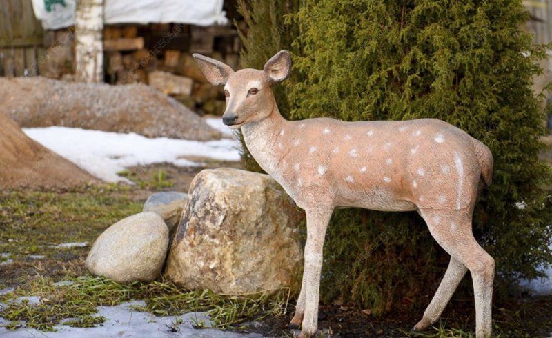 Садовая фигура Оленёнок